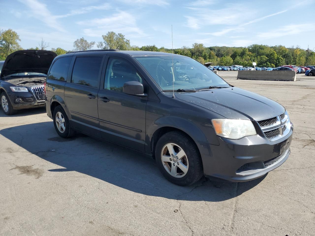 2011 DODGE GRAND CARAVAN MAINSTREET photo 4