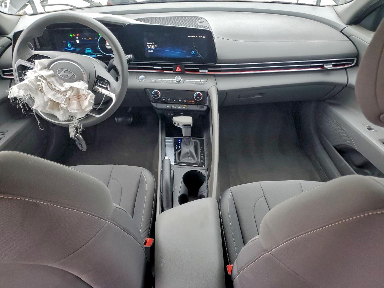 2024 HYUNDAI ELANTRA SEL photo 8