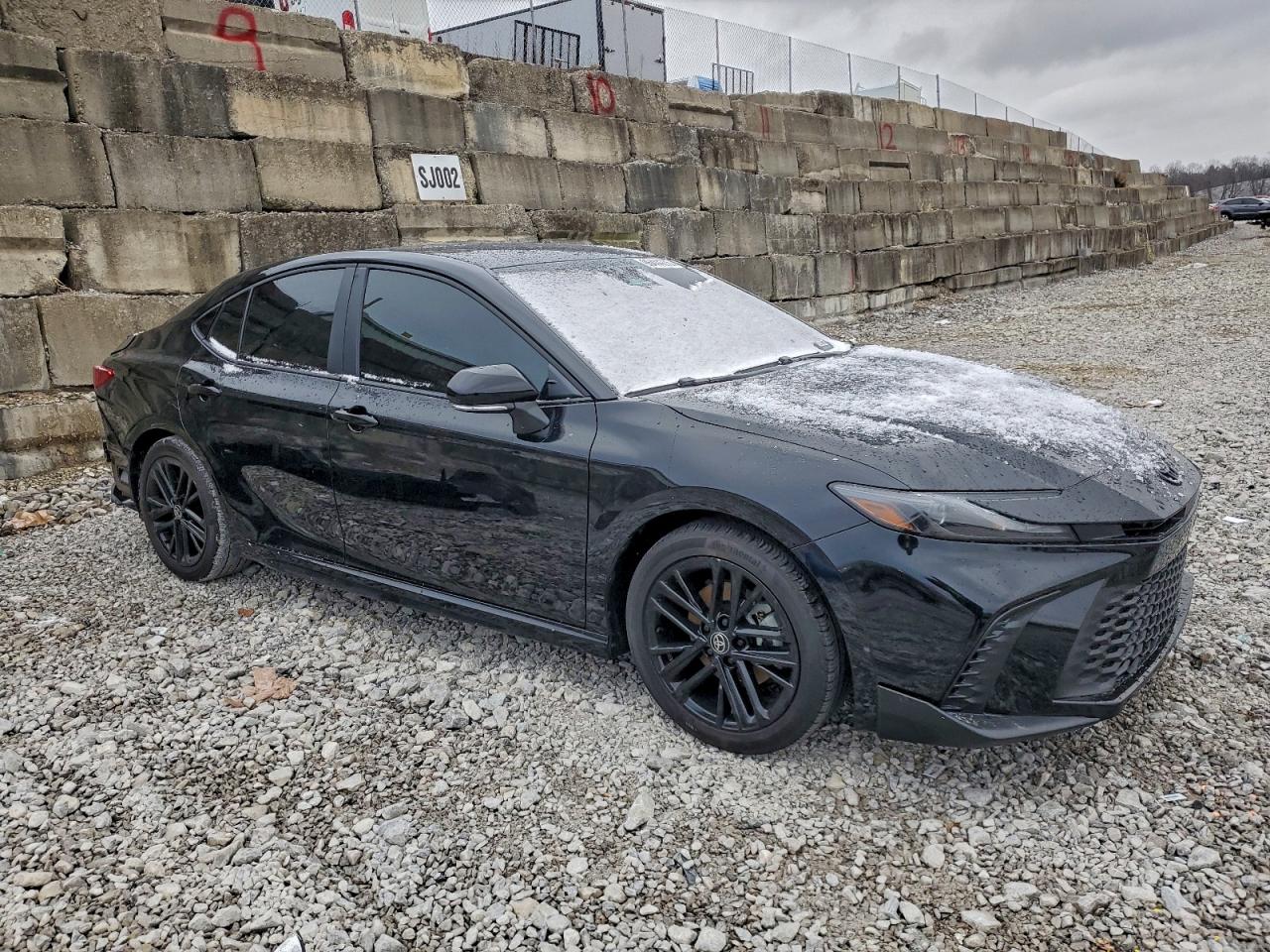 2025 TOYOTA CAMRY XSE photo 4