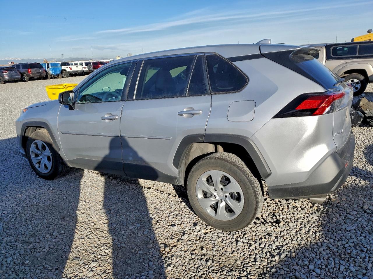 2022 TOYOTA RAV4 LE photo 2