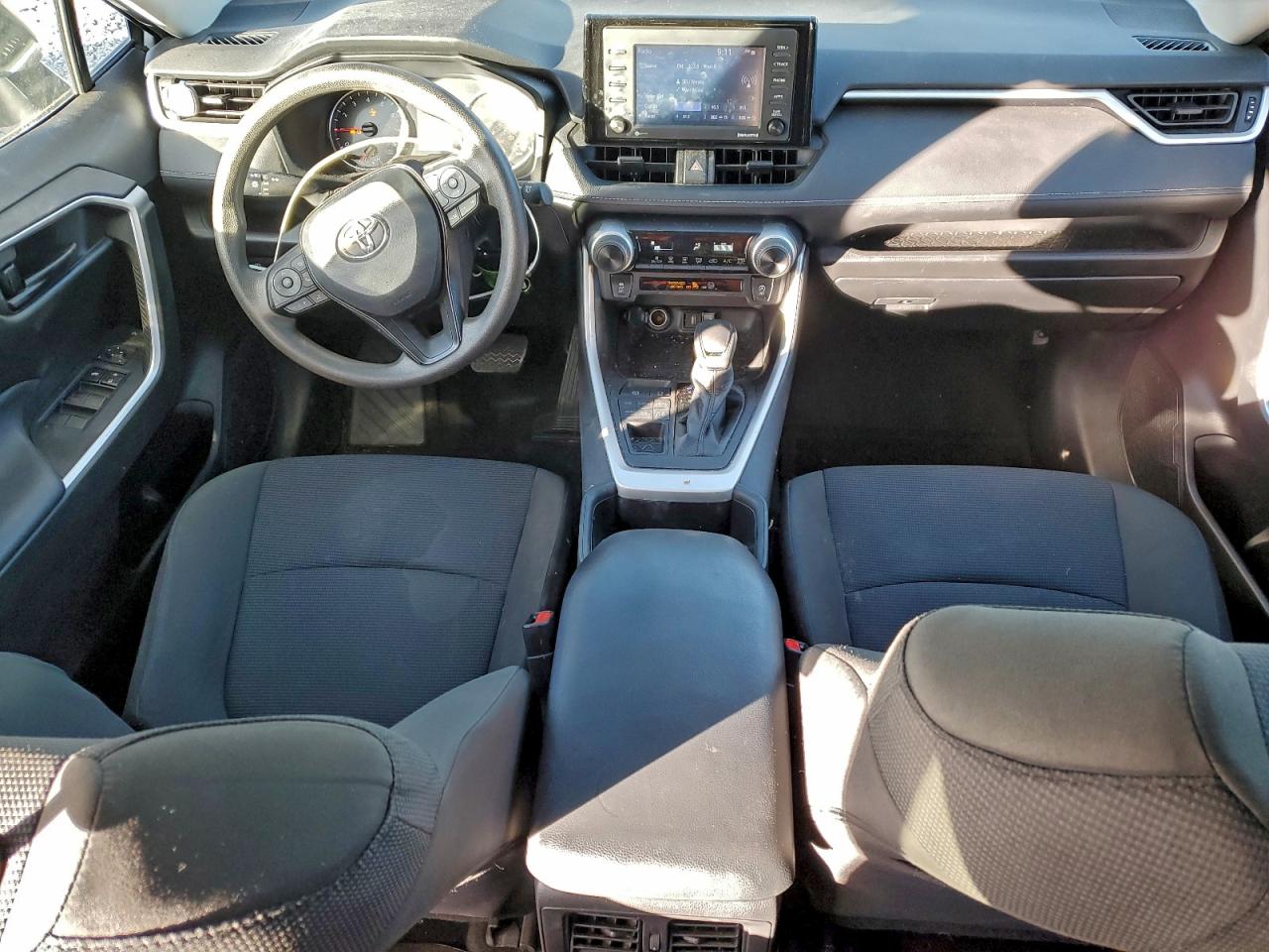 2022 TOYOTA RAV4 LE photo 8