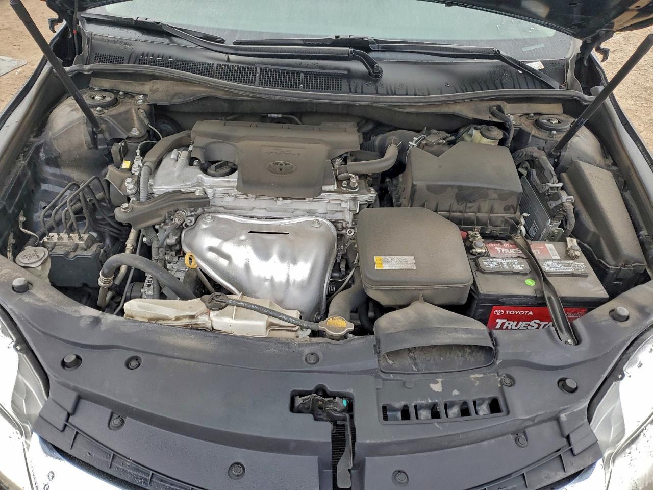 2015 TOYOTA CAMRY LE photo 31