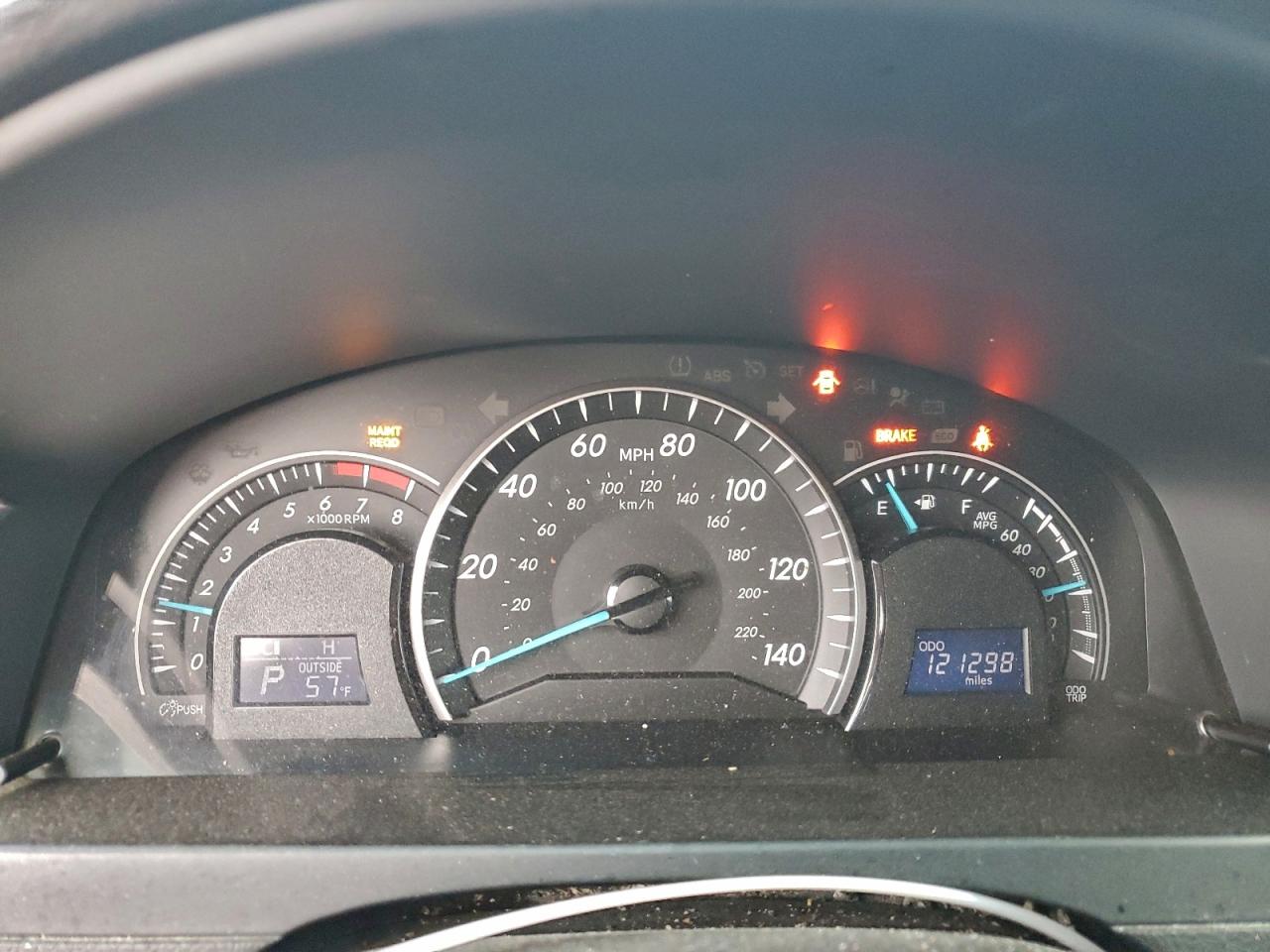2015 TOYOTA CAMRY LE photo 25