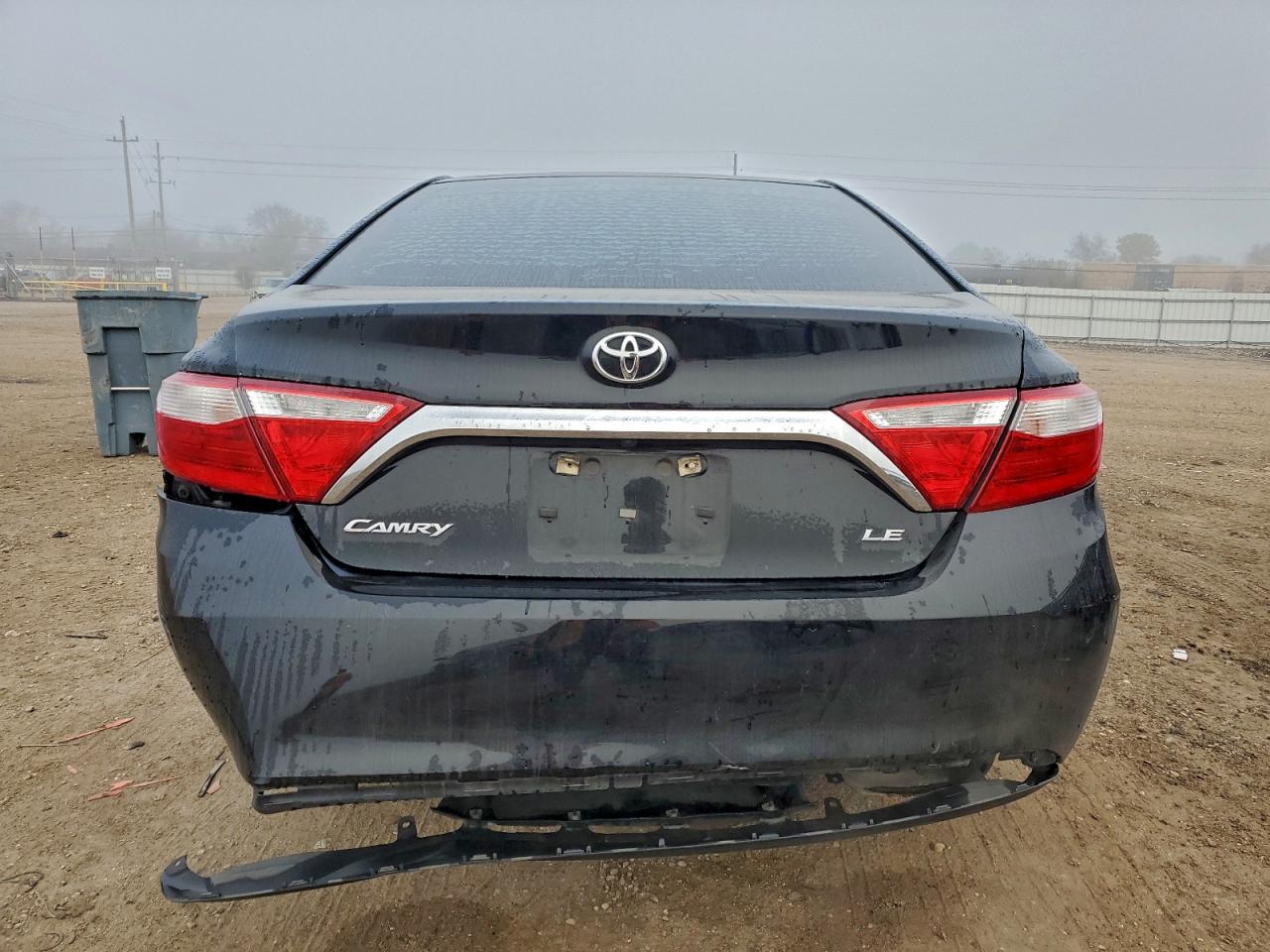 2015 TOYOTA CAMRY LE photo 16
