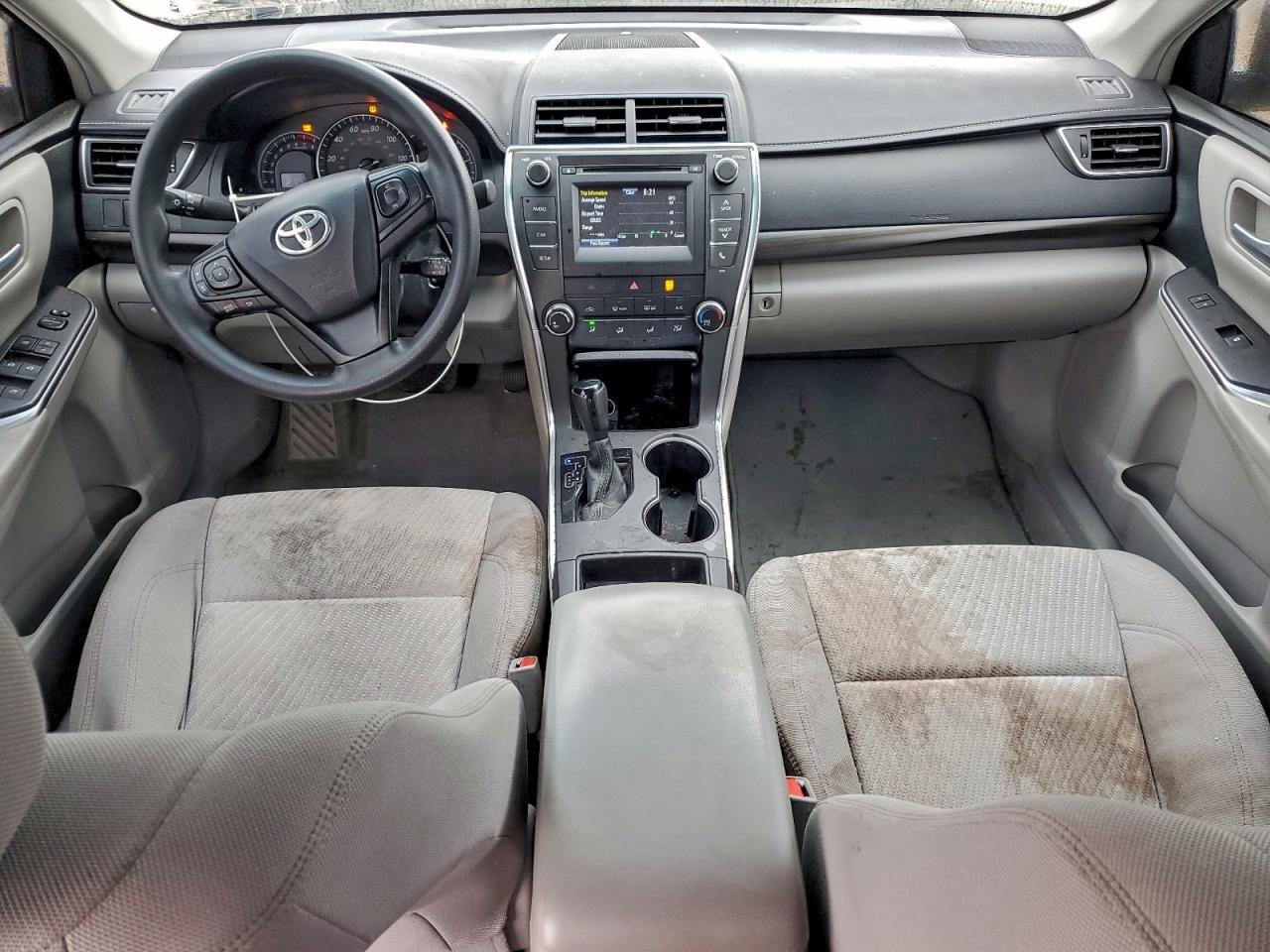 2015 TOYOTA CAMRY LE photo 22
