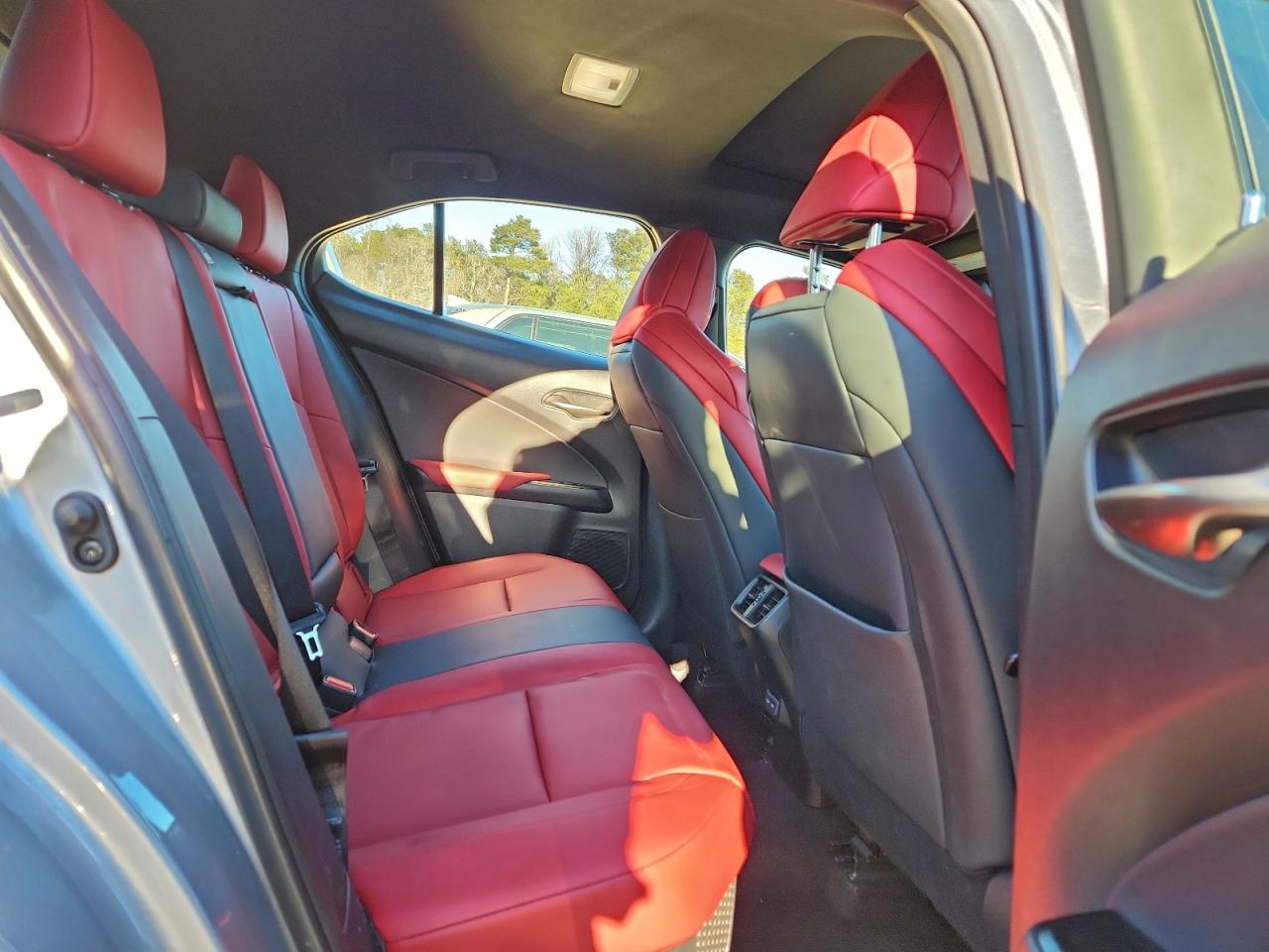 2023 LEXUS UX 250H PREMIUM photo 11