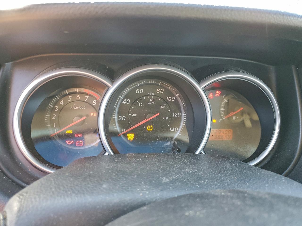 2011 NISSAN VERSA S photo 9
