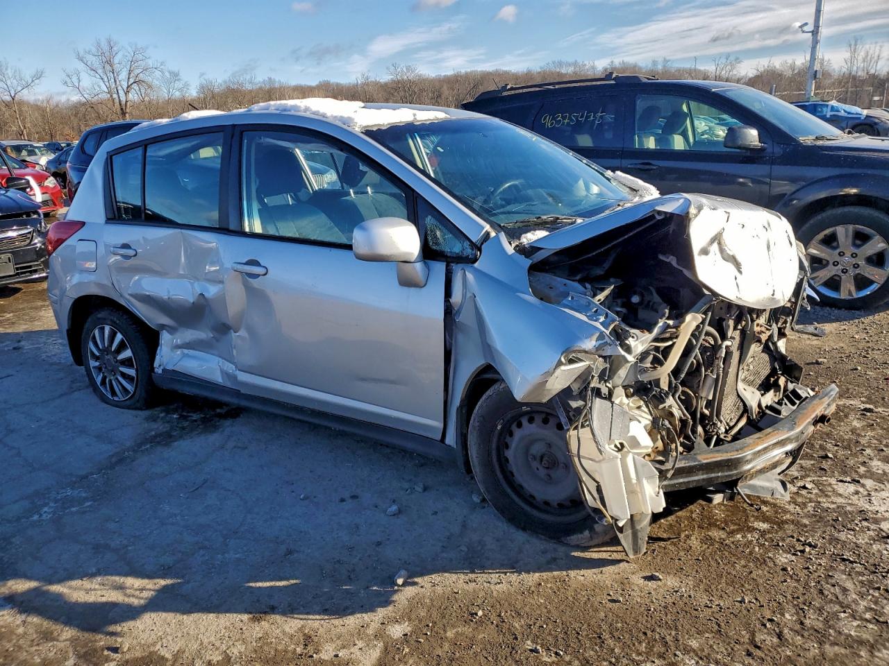 2011 NISSAN VERSA S photo 4