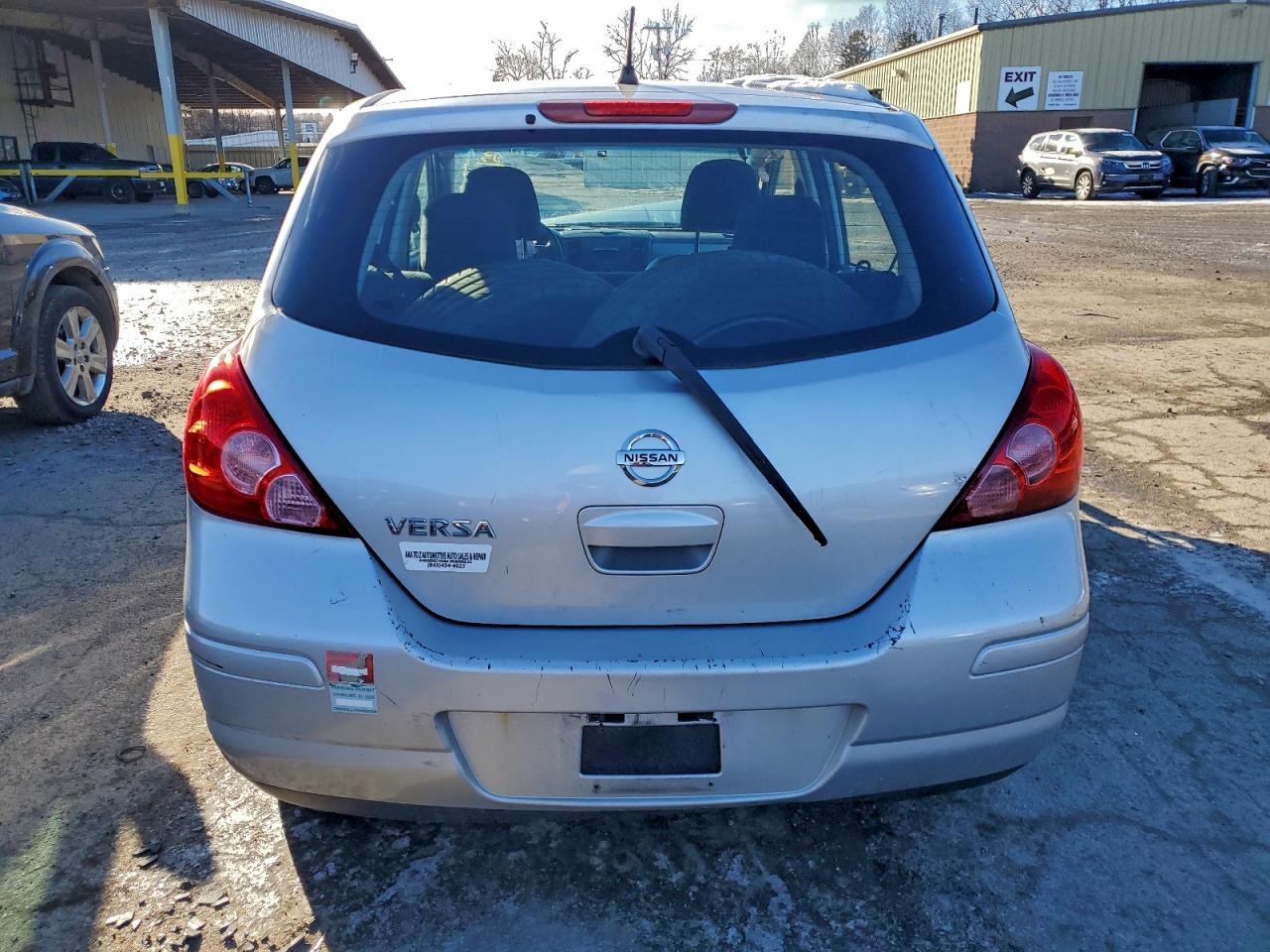 2011 NISSAN VERSA S photo 6