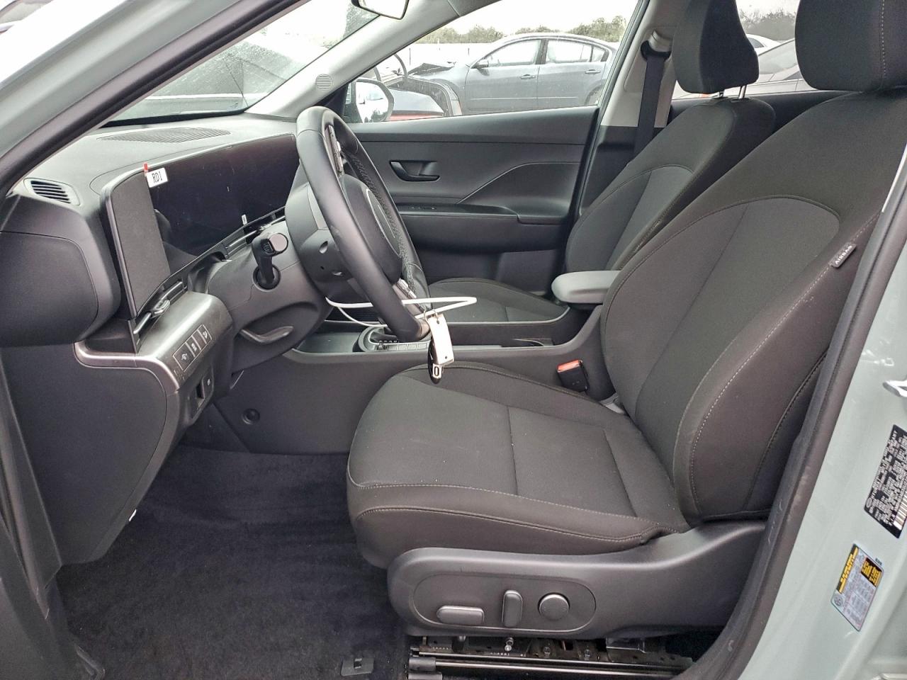 2025 HYUNDAI KONA SEL photo 7