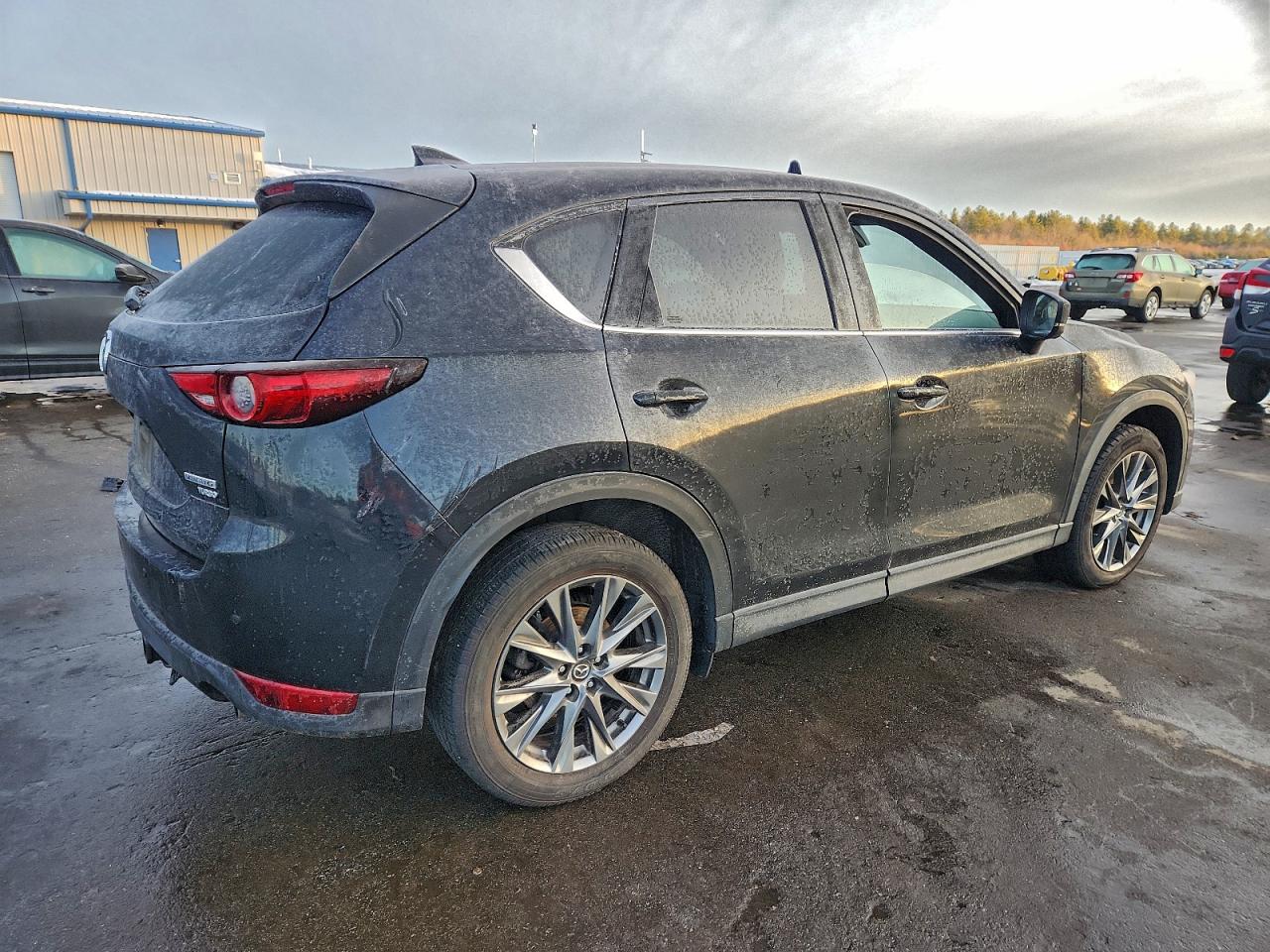 2021 MAZDA CX-5 SIGNATURE photo 3