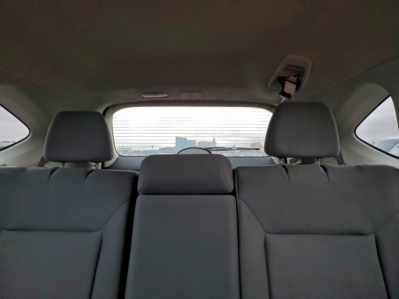 2015 HONDA CR-V LX photo 10