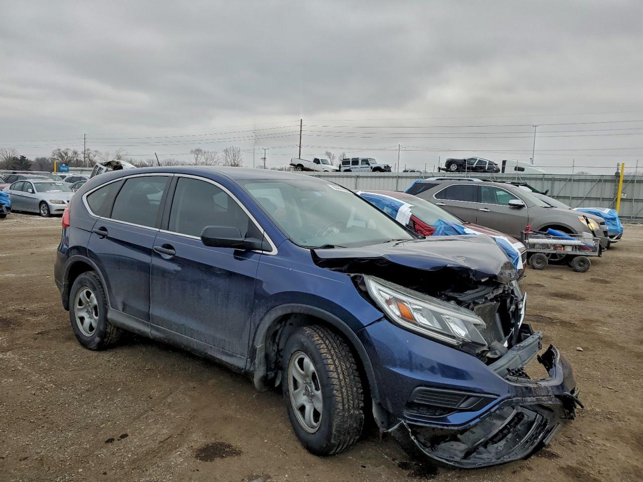 2015 HONDA CR-V LX photo 4