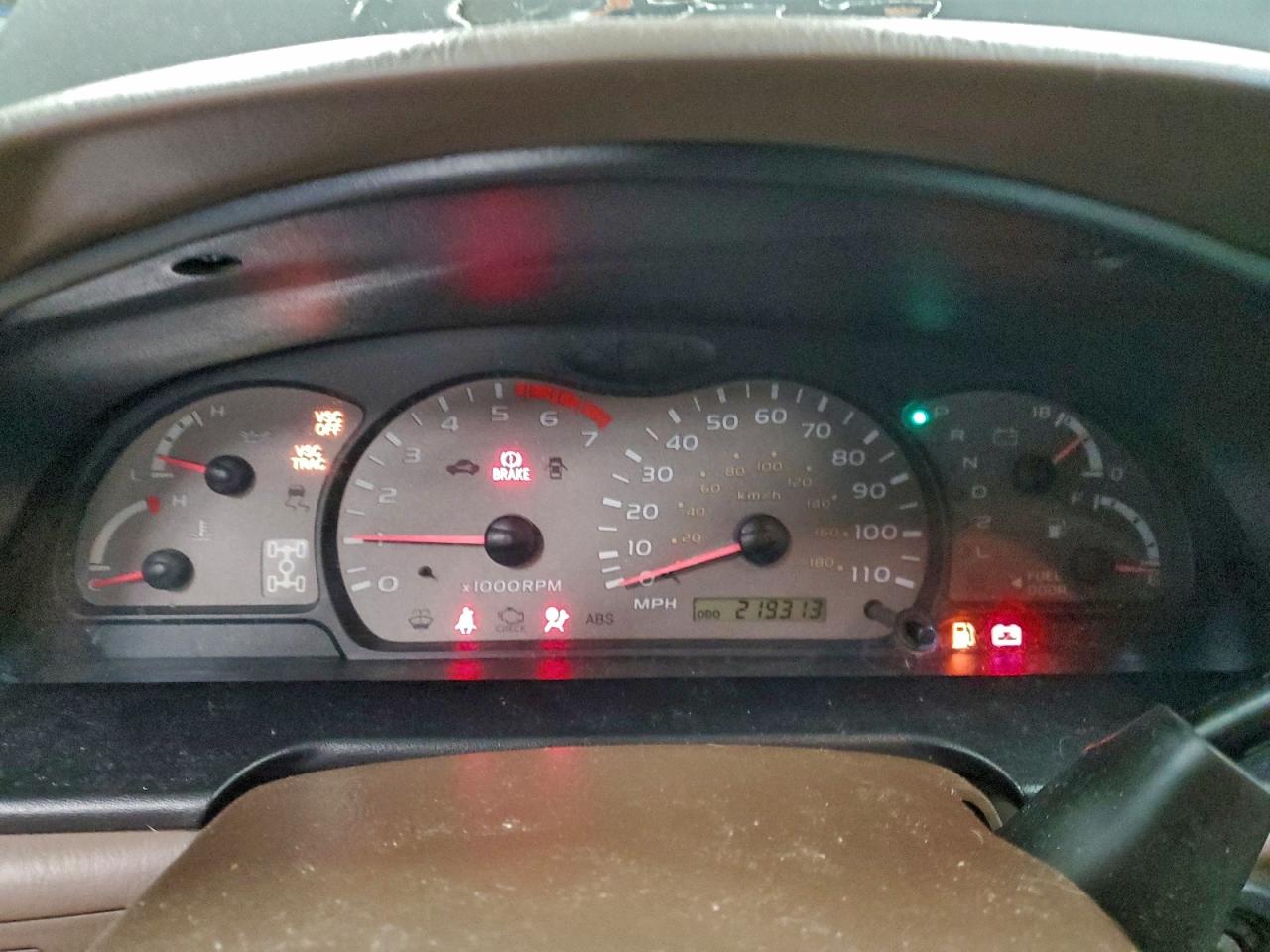 2004 TOYOTA SEQUOIA LIMITED photo 9