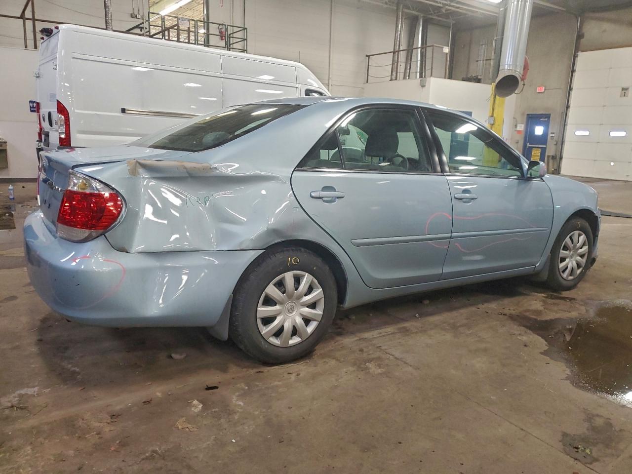 2006 TOYOTA CAMRY LE photo 3