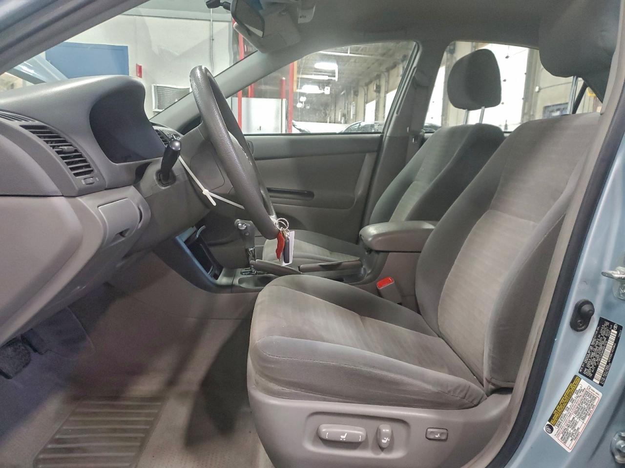 2006 TOYOTA CAMRY LE photo 7