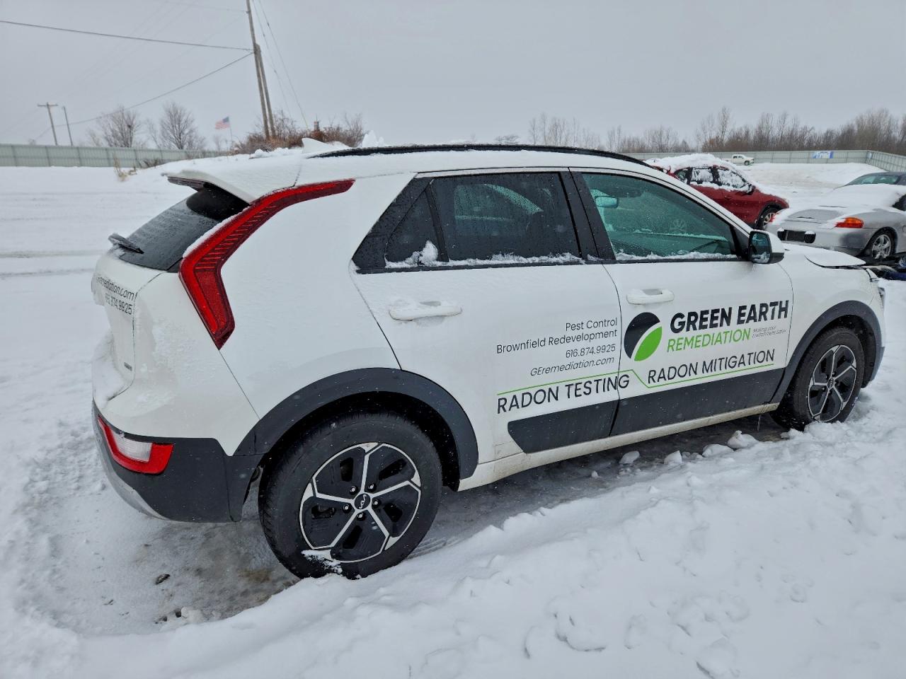 2024 KIA NIRO LX photo 3
