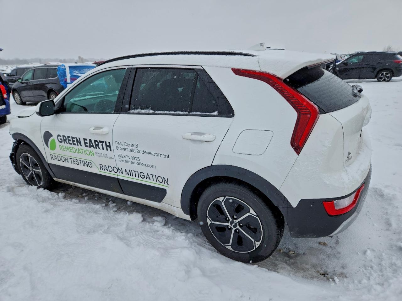 2024 KIA NIRO LX photo 2