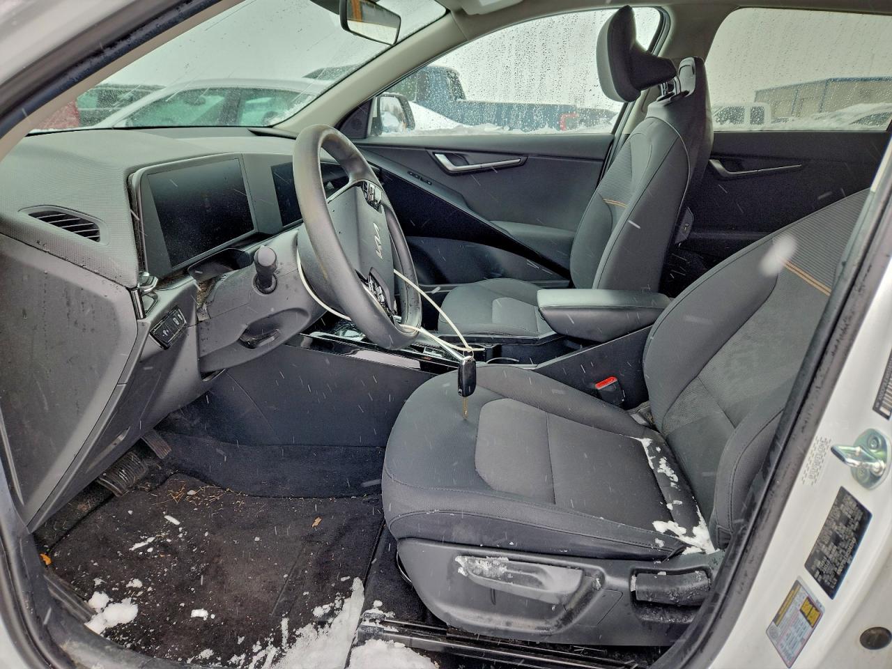 2024 KIA NIRO LX photo 7