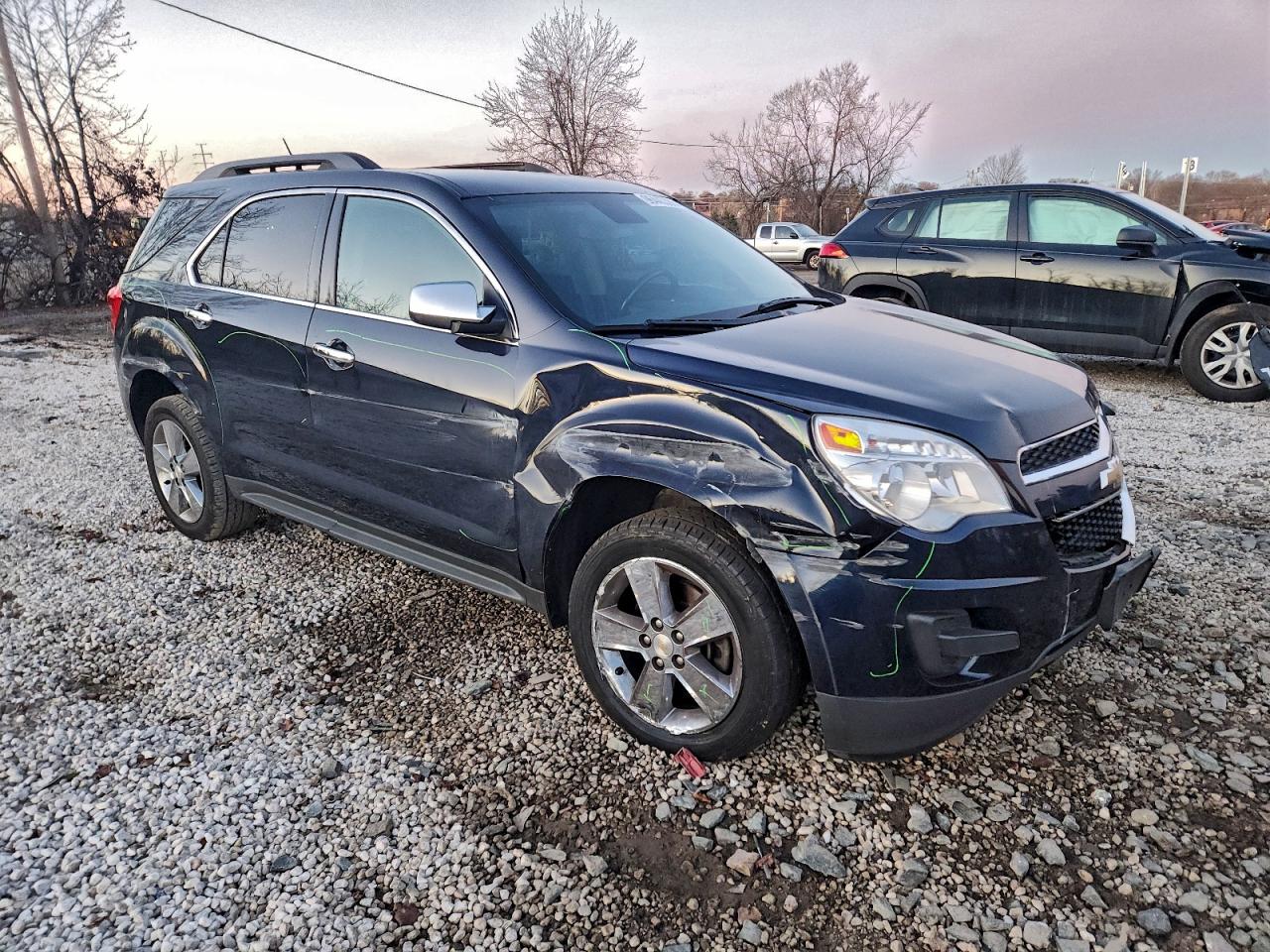 2015 CHEVROLET EQUINOX LT photo 4