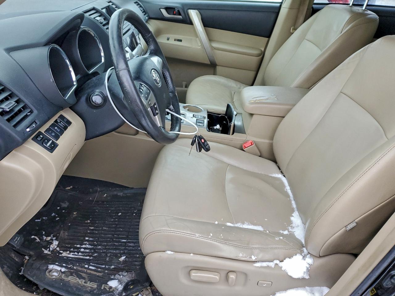 2011 TOYOTA HIGHLANDER BASE photo 7