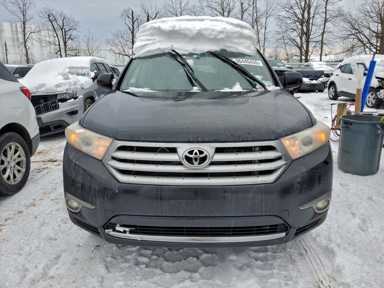 2011 TOYOTA HIGHLANDER BASE photo 5