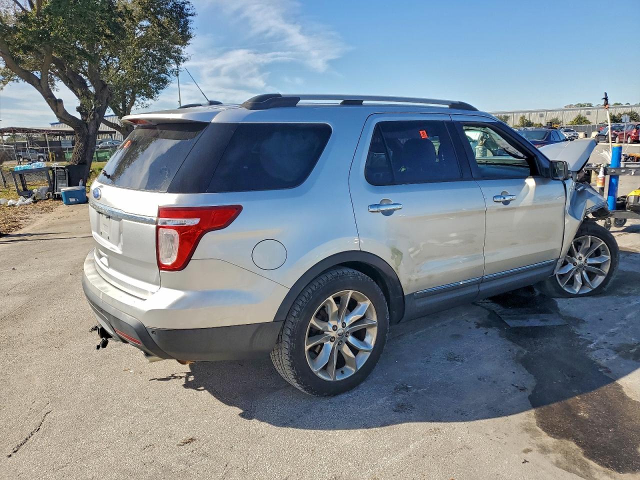 2011 FORD EXPLORER LIMITED photo 3