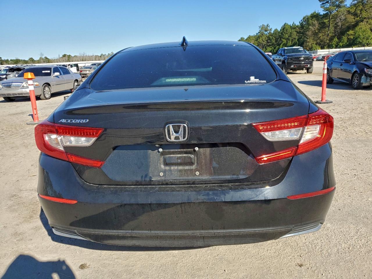 2018 HONDA ACCORD EX photo 6