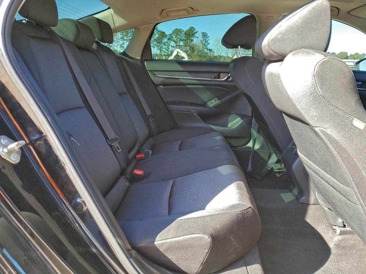 2018 HONDA ACCORD EX photo 10