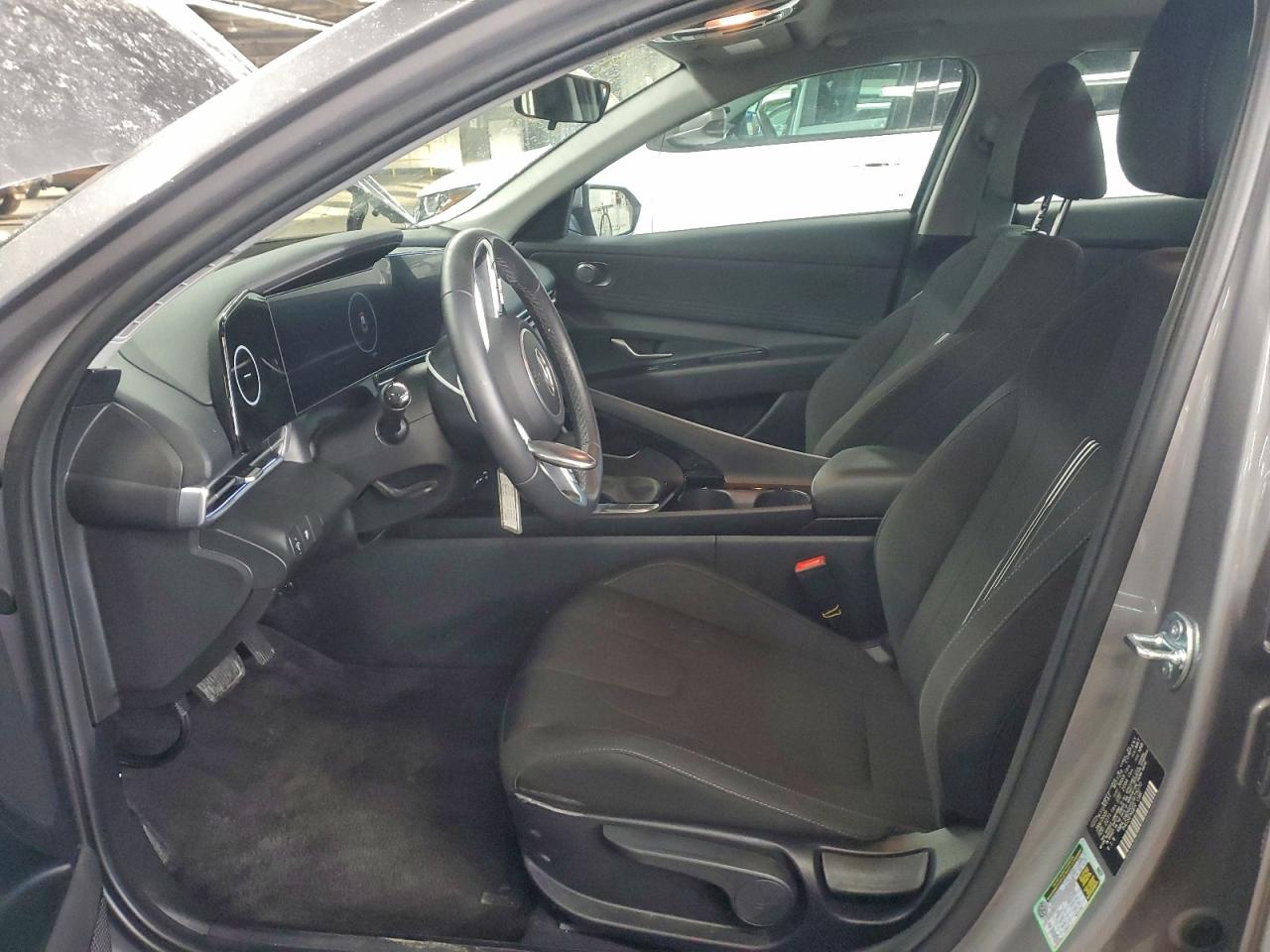 2025 HYUNDAI ELANTRA SEL photo 7