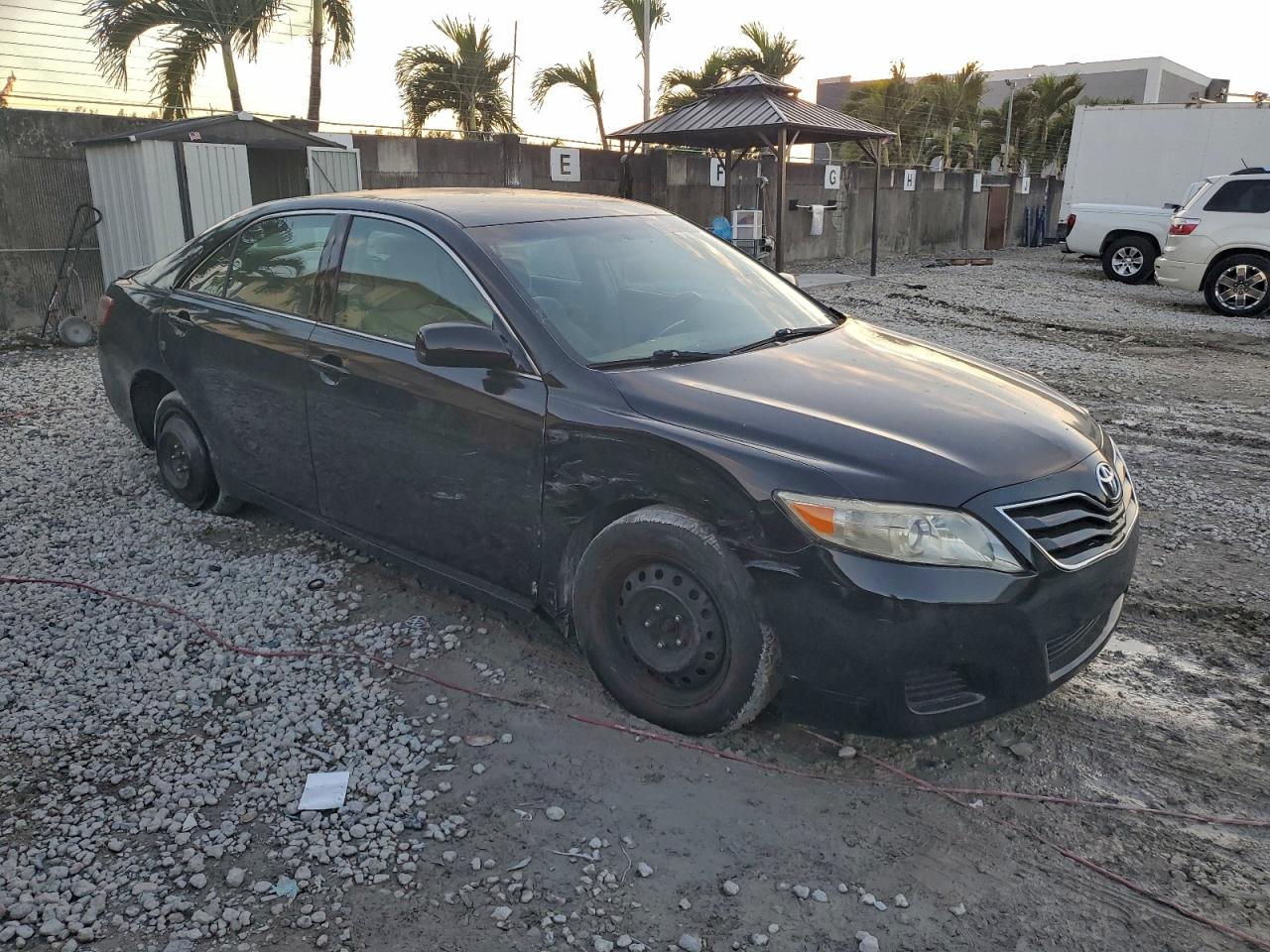 2011 TOYOTA CAMRY BASE photo 4