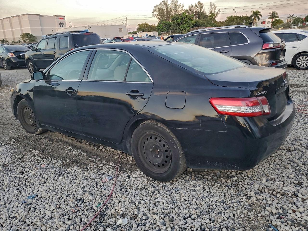 2011 TOYOTA CAMRY BASE photo 2