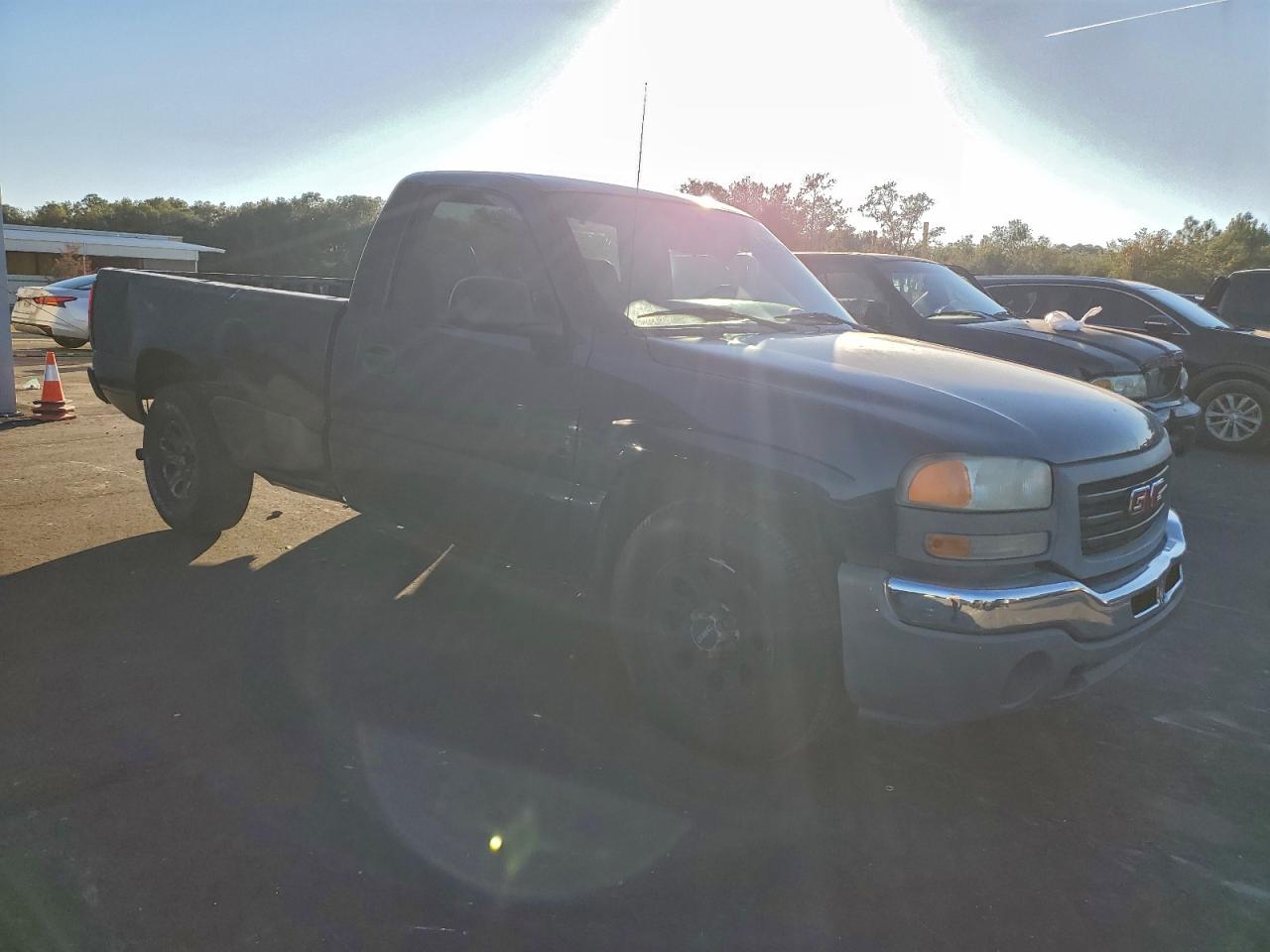 2007 GMC NEW SIERRA C1500 CLASSIC photo 4