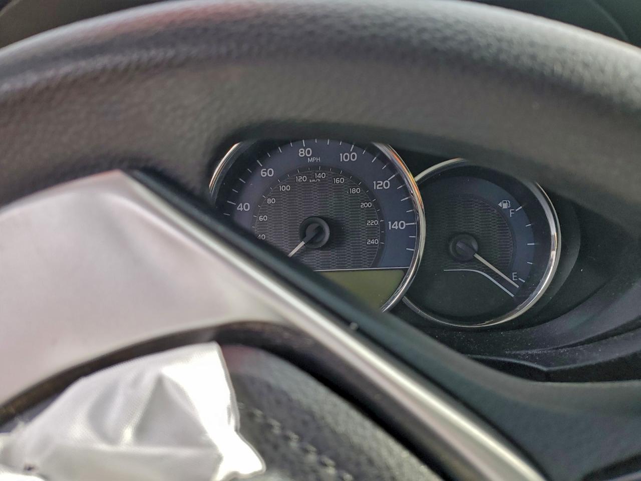 2015 TOYOTA COROLLA L photo 9