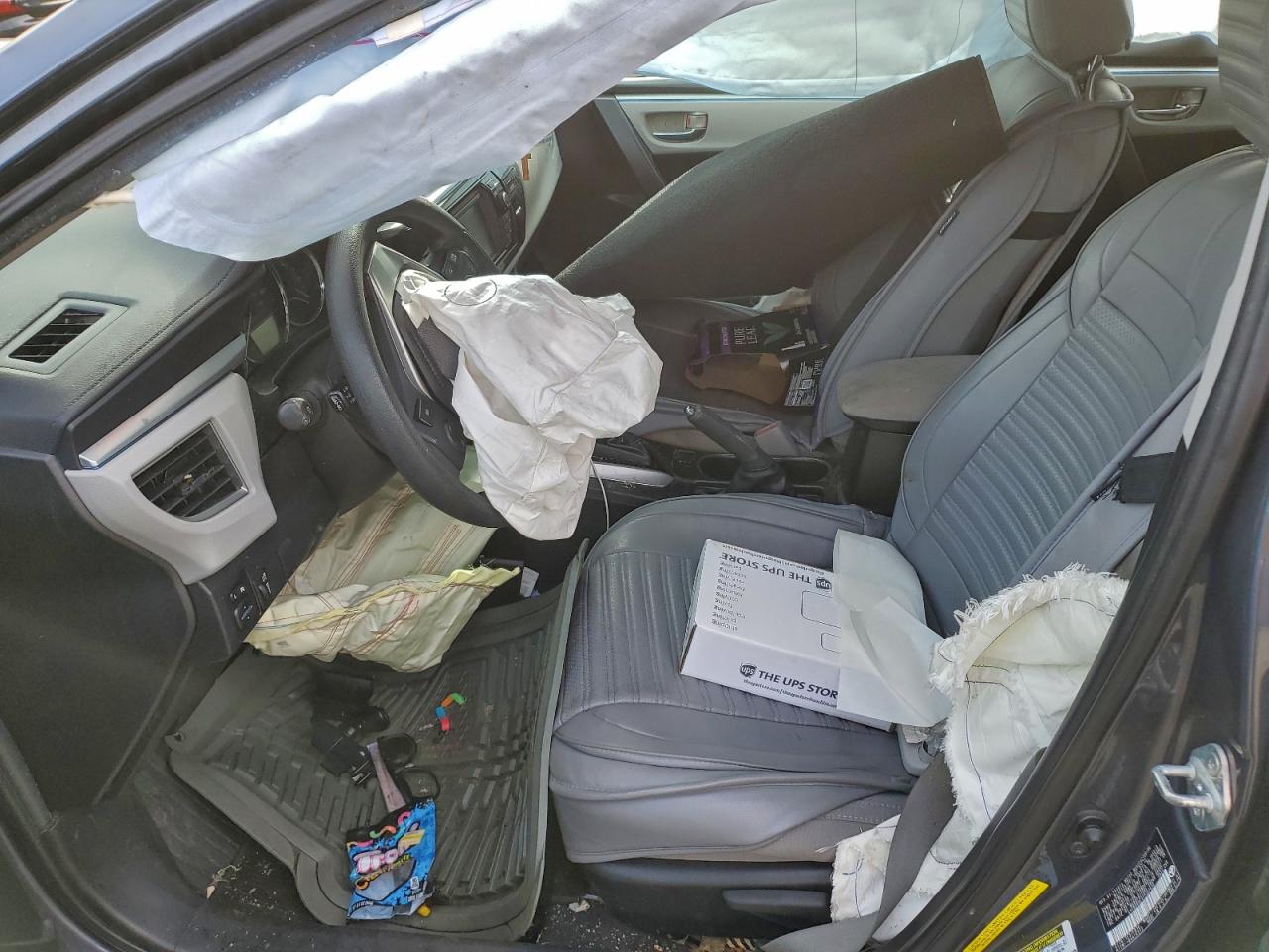 2015 TOYOTA COROLLA L photo 7