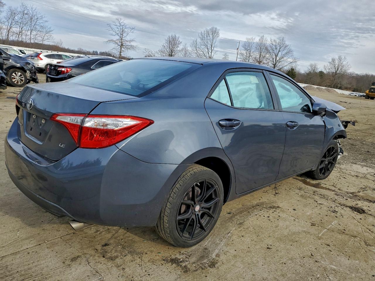 2015 TOYOTA COROLLA L photo 3