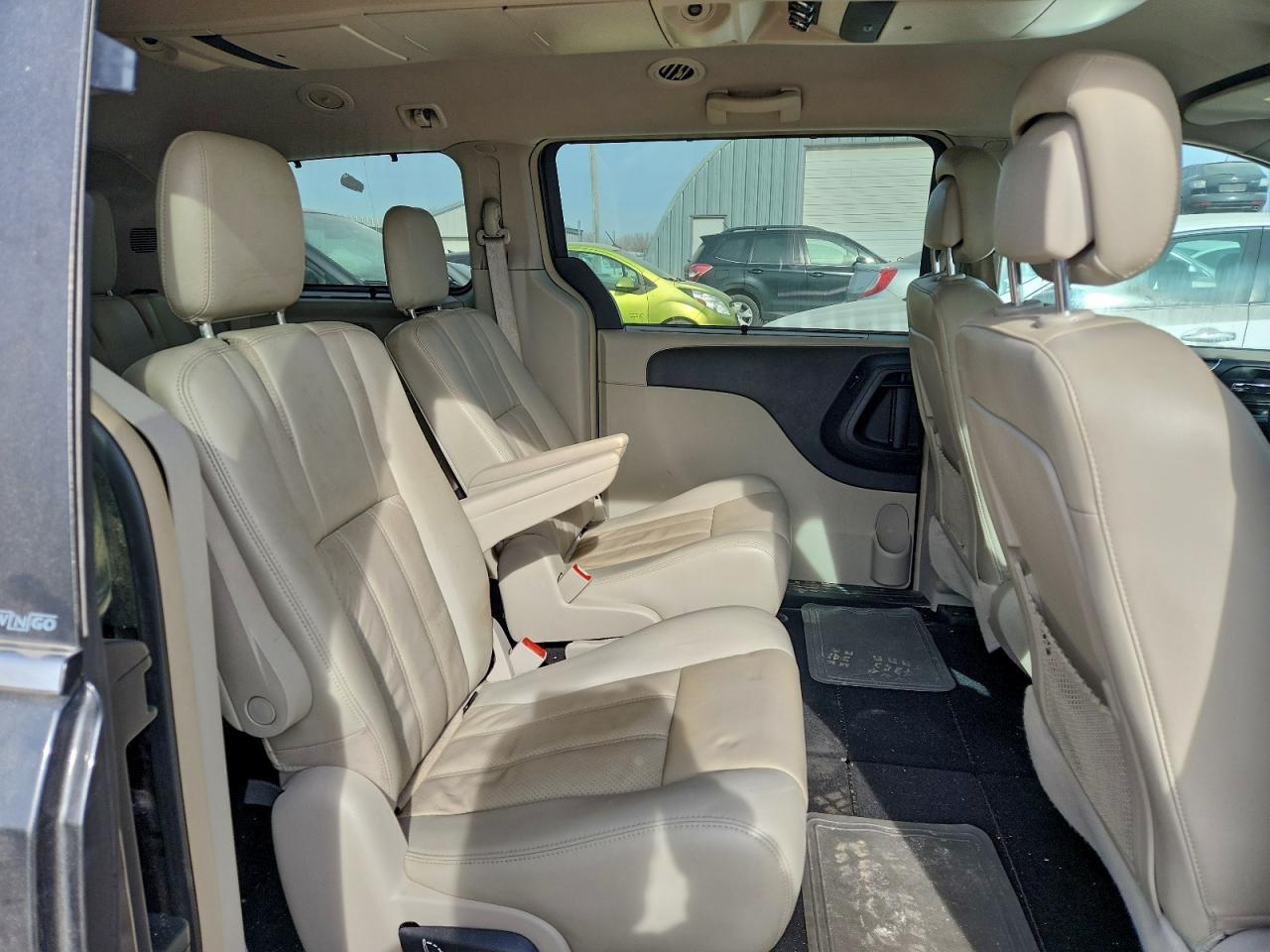 2012 CHRYSLER TOWN & COUNTRY TOURING L photo 11