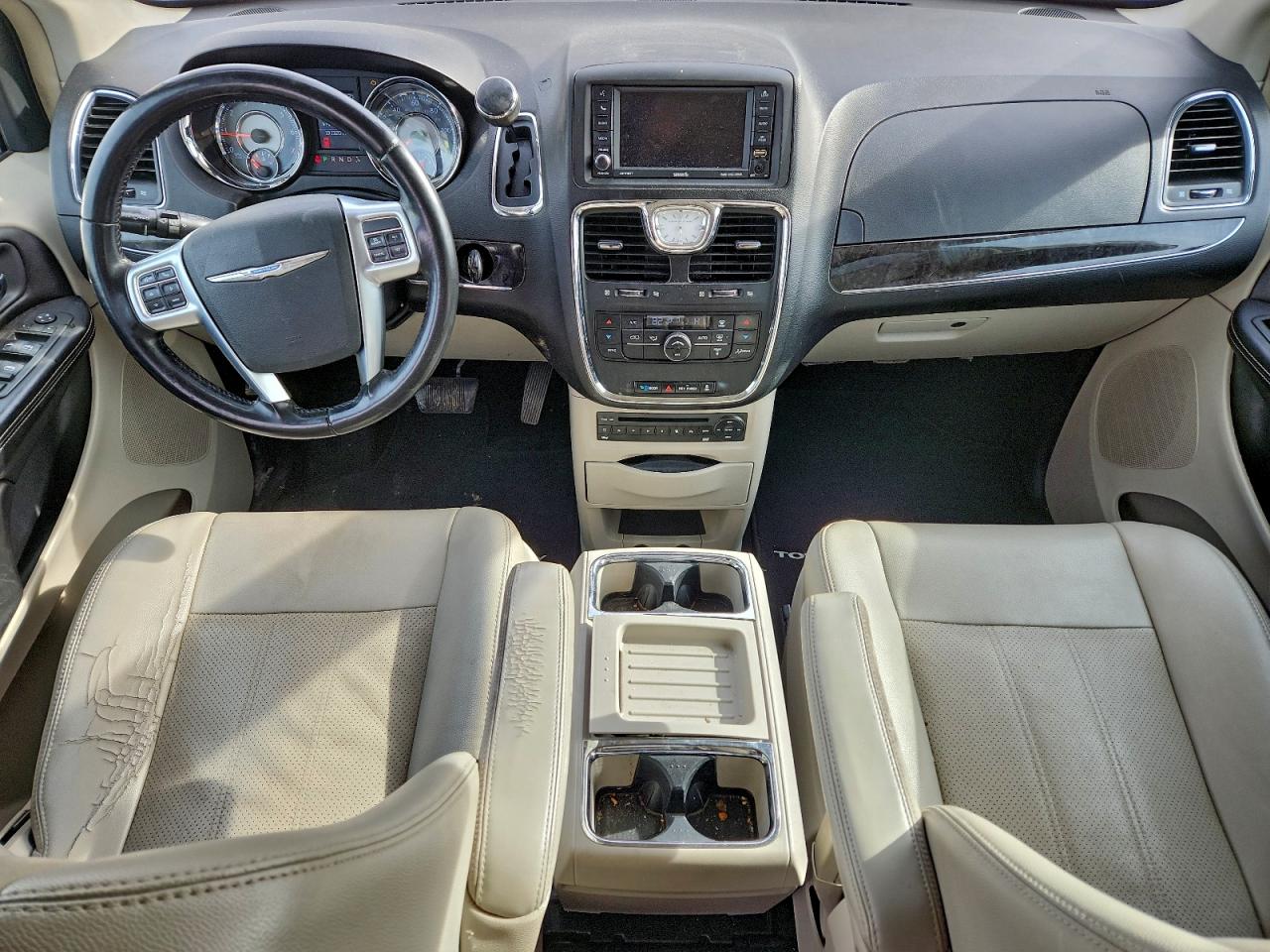 2012 CHRYSLER TOWN & COUNTRY TOURING L photo 8