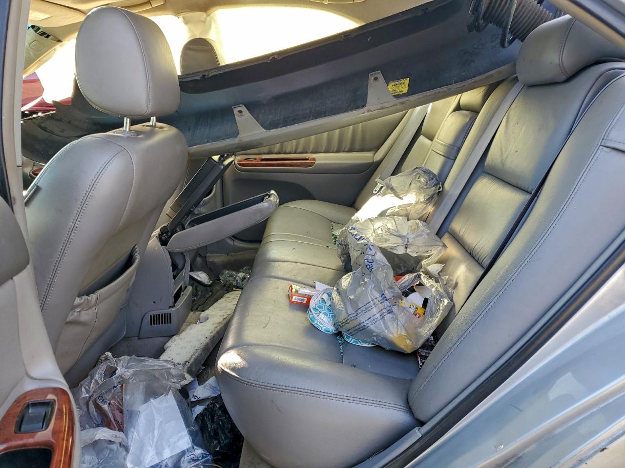 2005 TOYOTA CAMRY LE photo 10