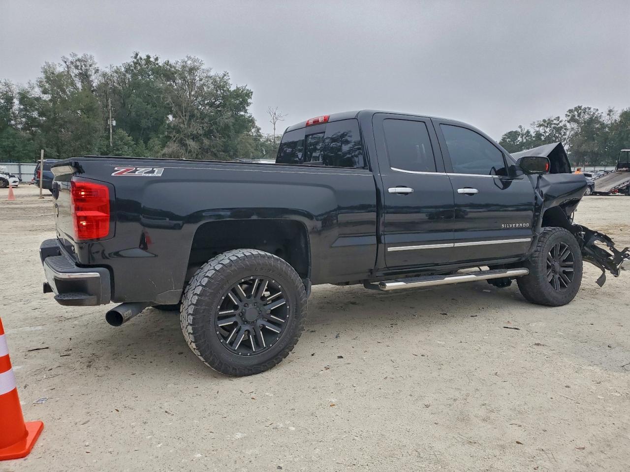 2015 CHEVROLET SILVERADO K1500 LTZ photo 3
