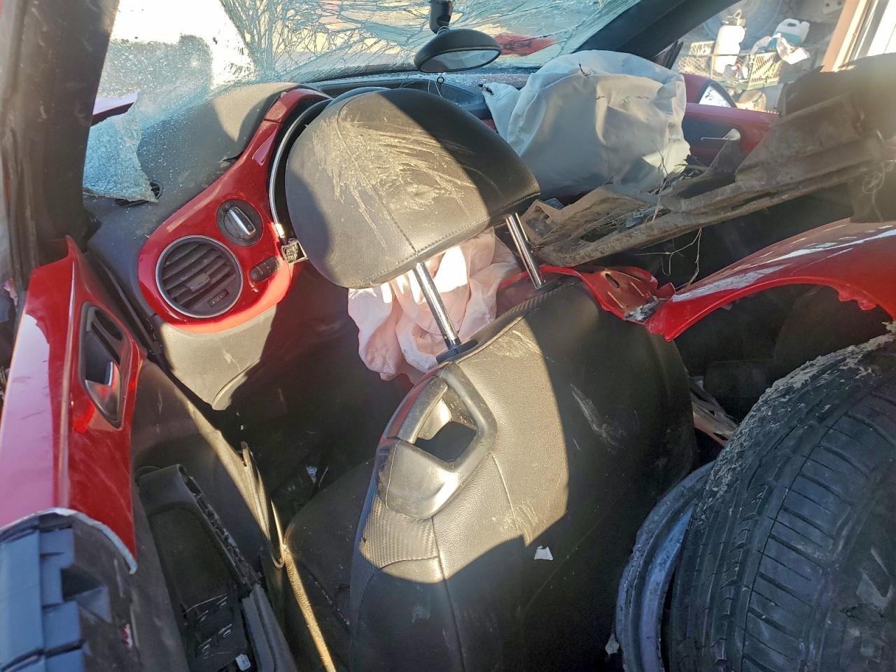 2019 VOLKSWAGEN BEETLE S photo 8