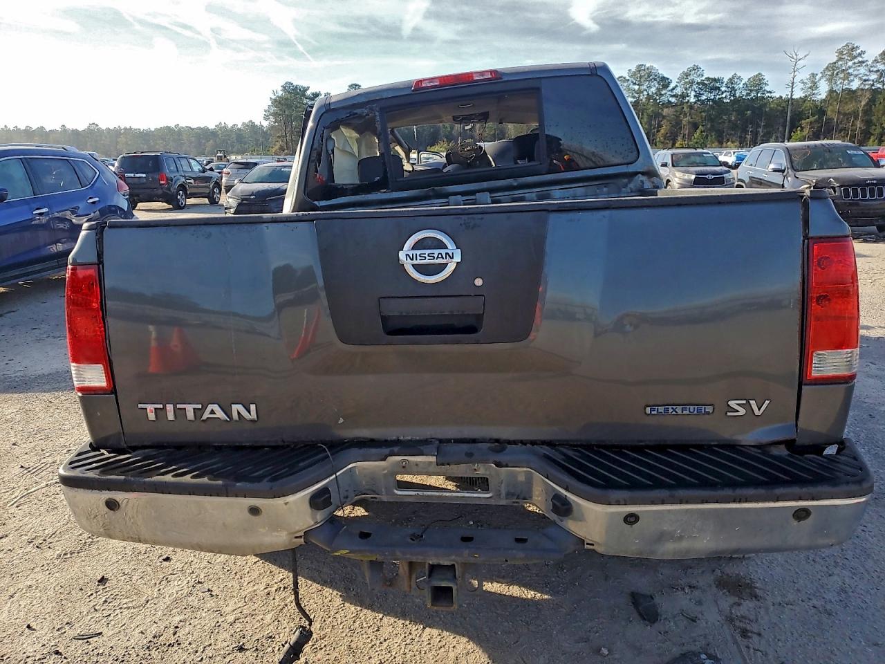 2011 NISSAN TITAN S photo 6