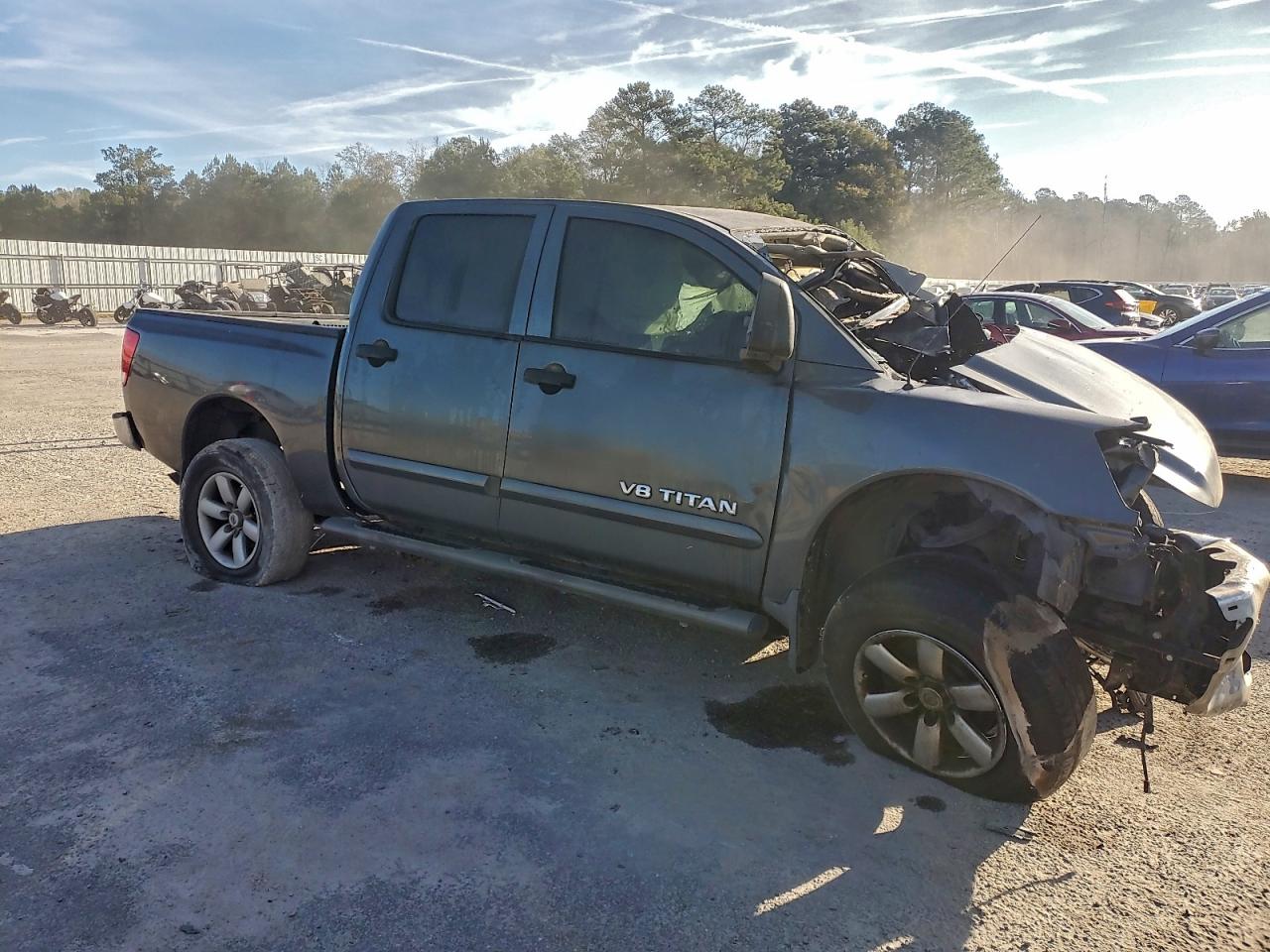 2011 NISSAN TITAN S photo 4