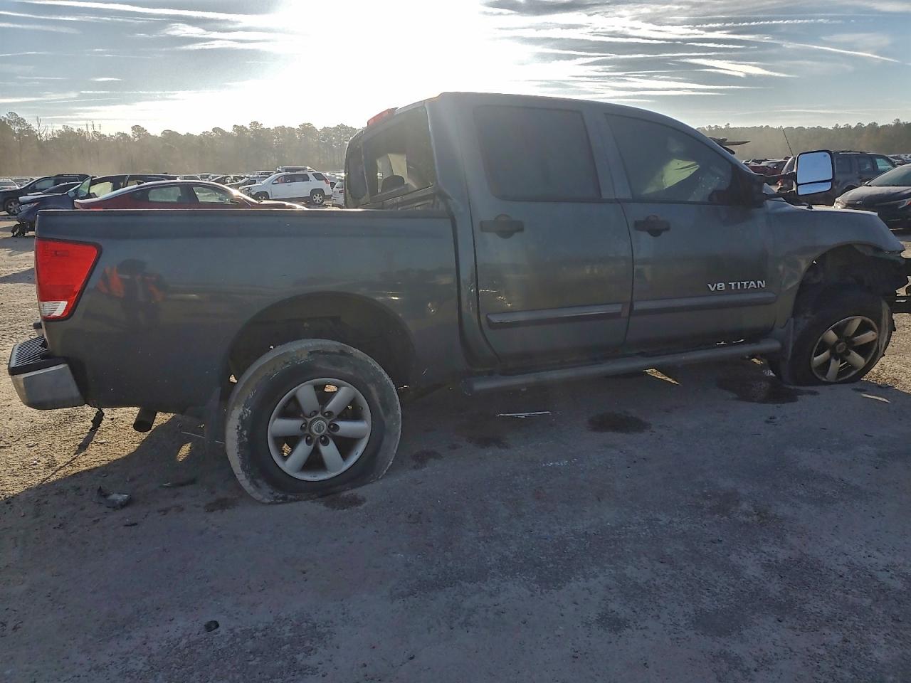 2011 NISSAN TITAN S photo 3