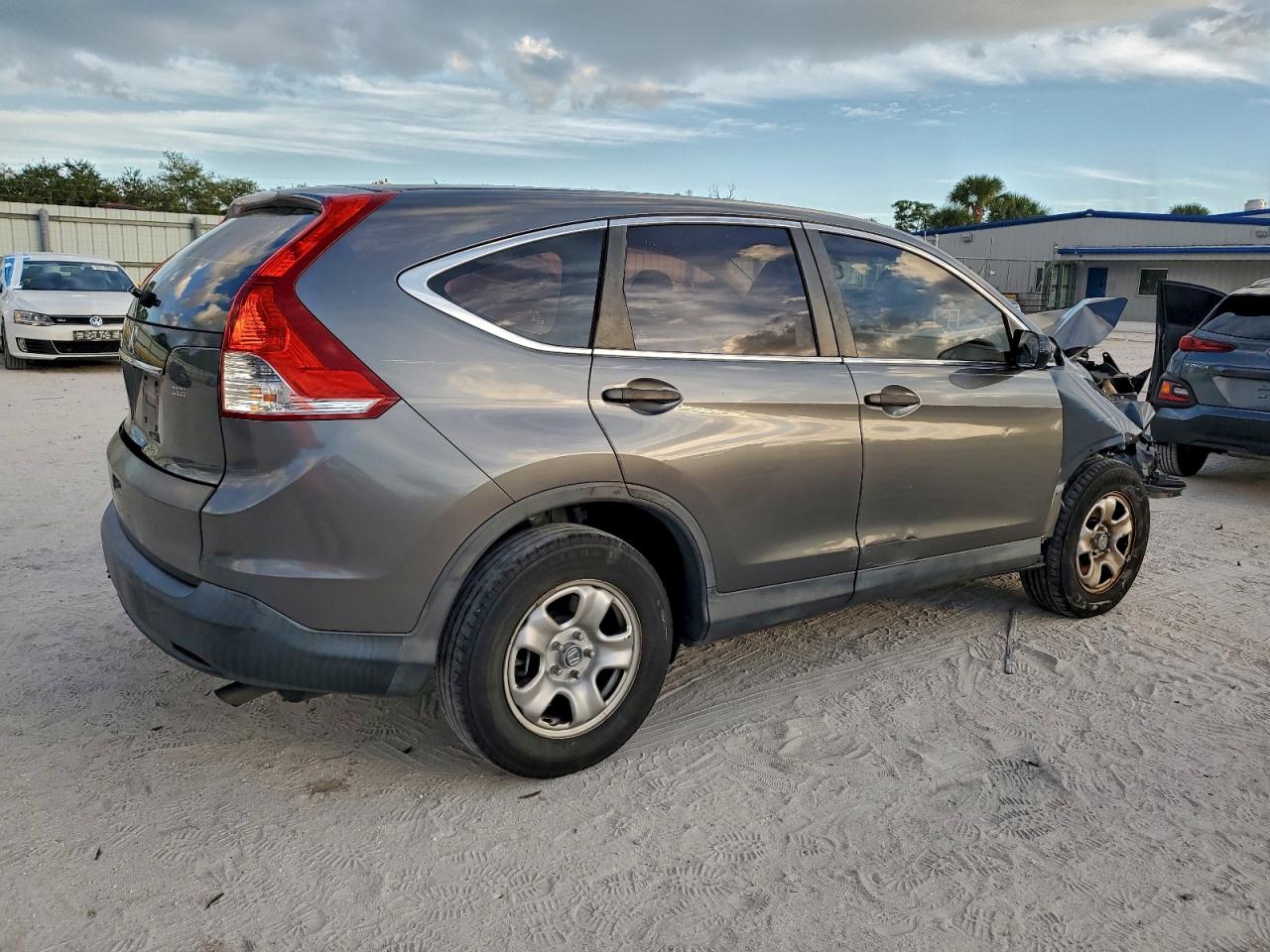 2014 HONDA CR-V LX photo 3
