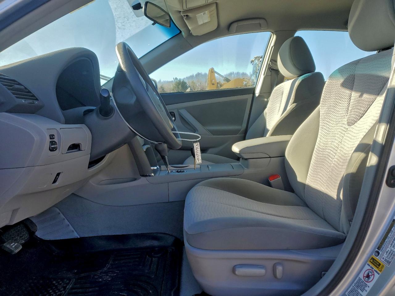 2011 TOYOTA CAMRY BASE photo 7