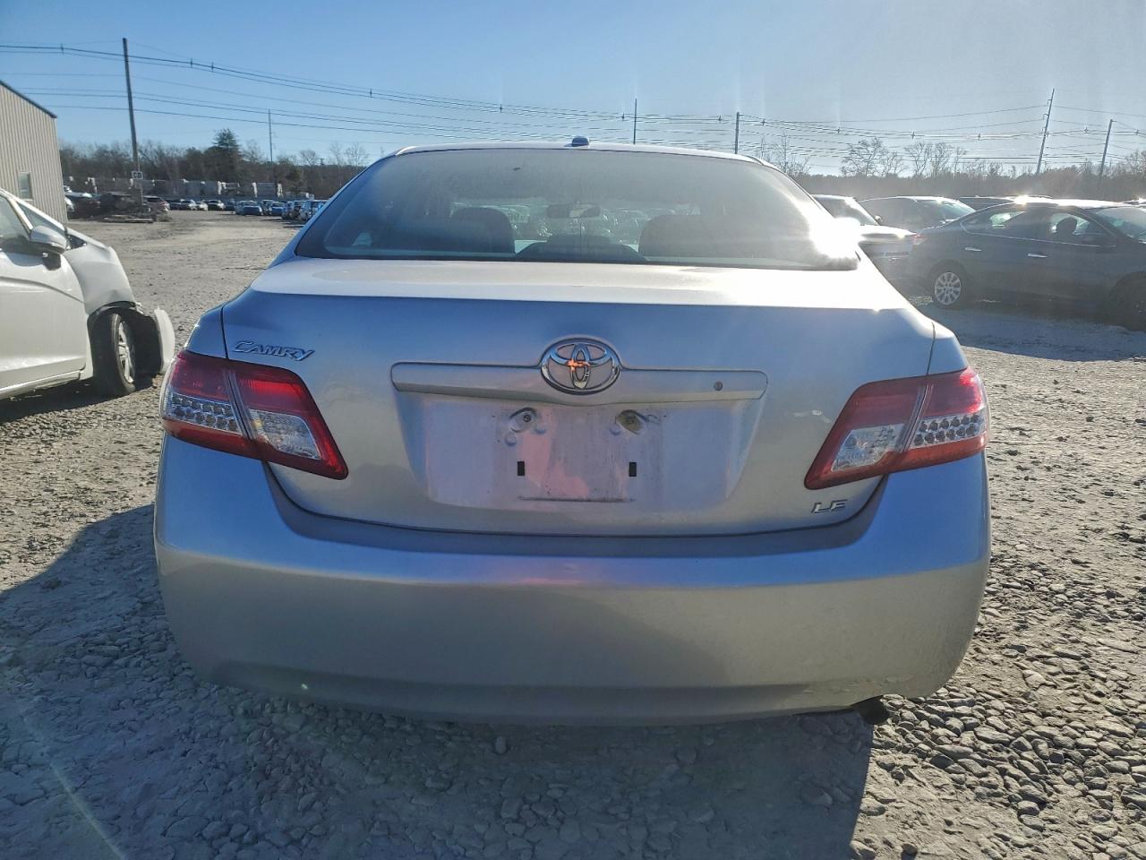 2011 TOYOTA CAMRY BASE photo 6