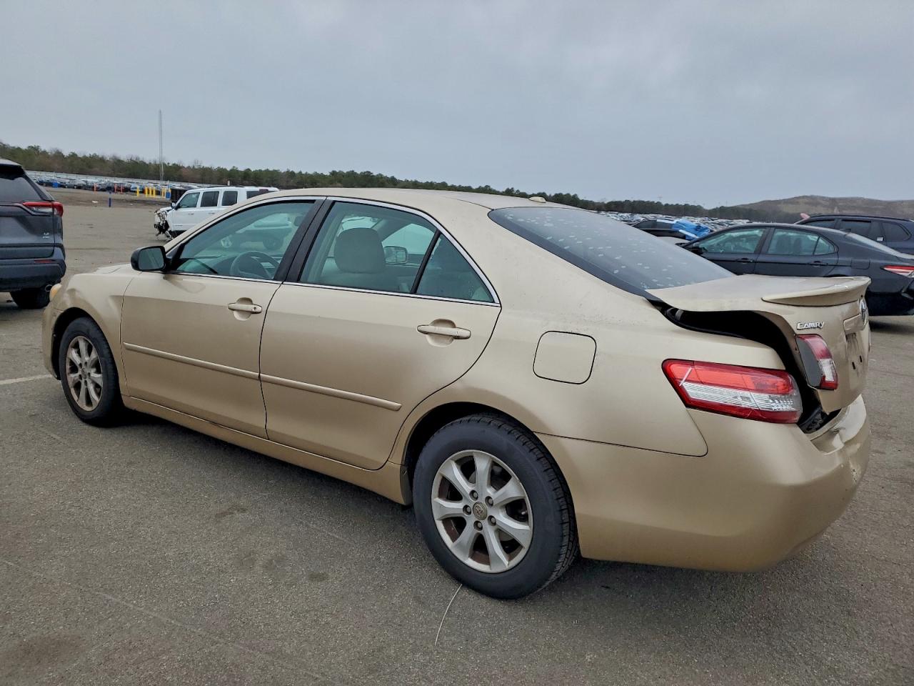 2010 TOYOTA CAMRY BASE photo 2
