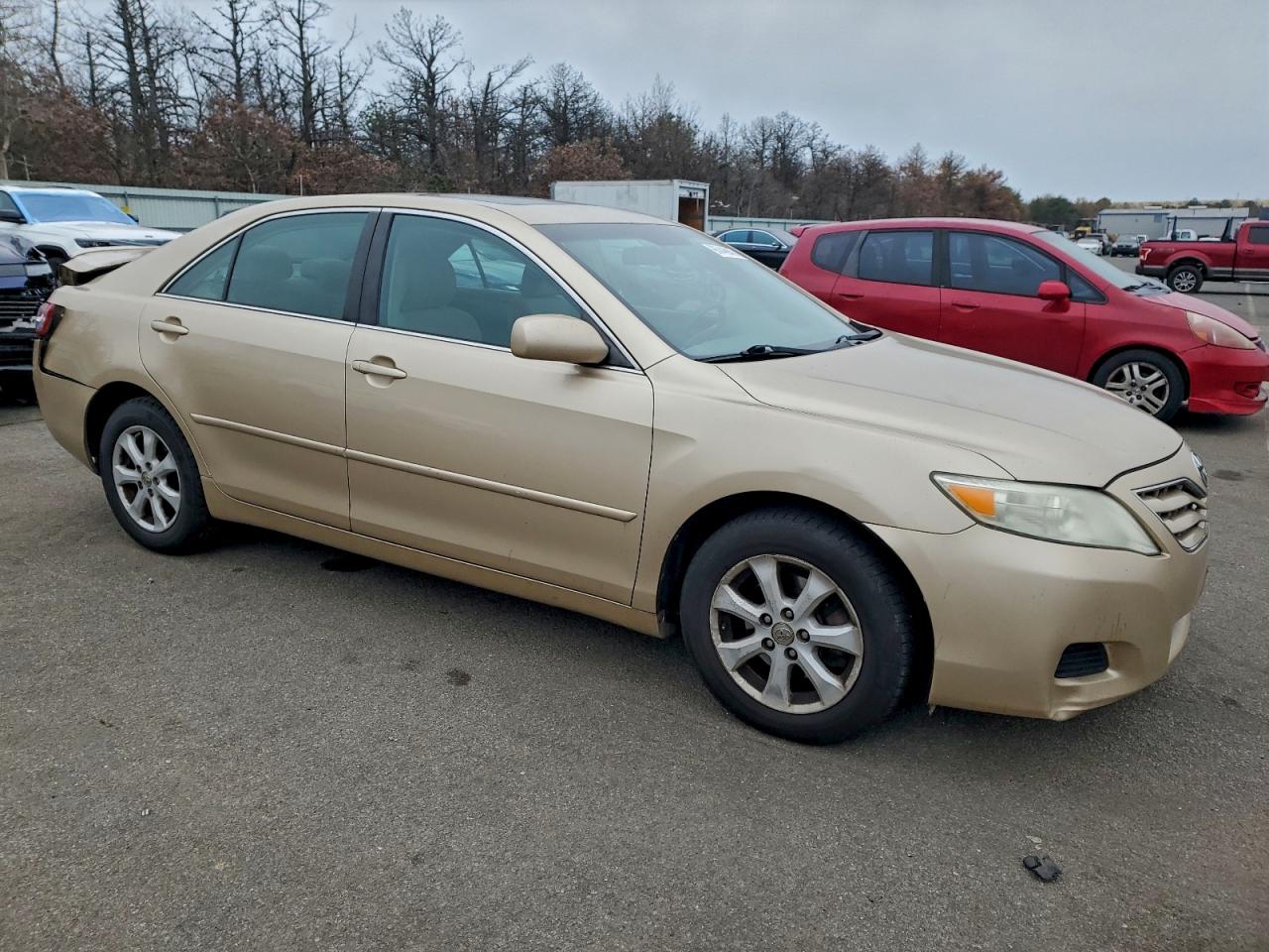 2010 TOYOTA CAMRY BASE photo 4