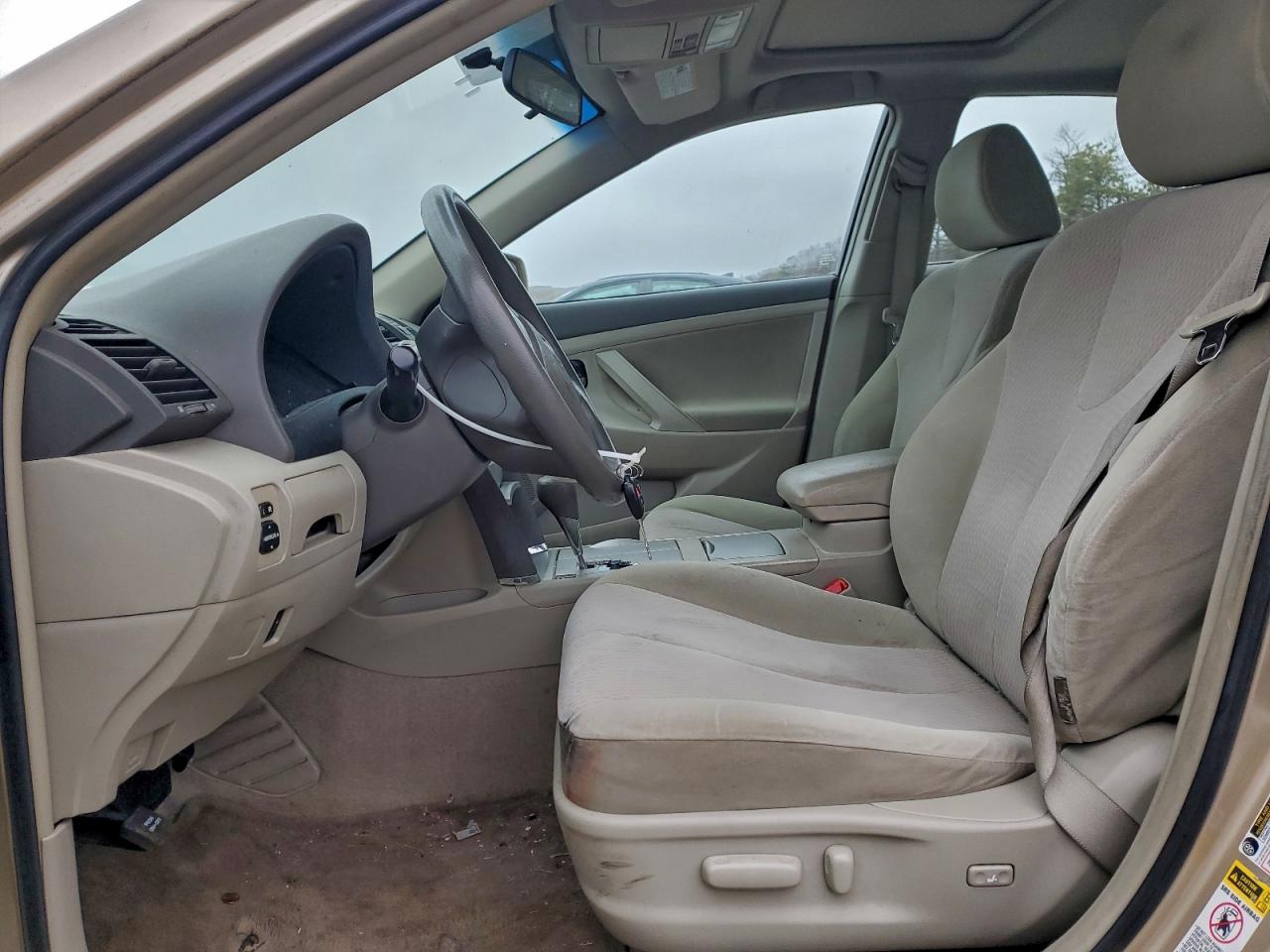 2010 TOYOTA CAMRY BASE photo 7